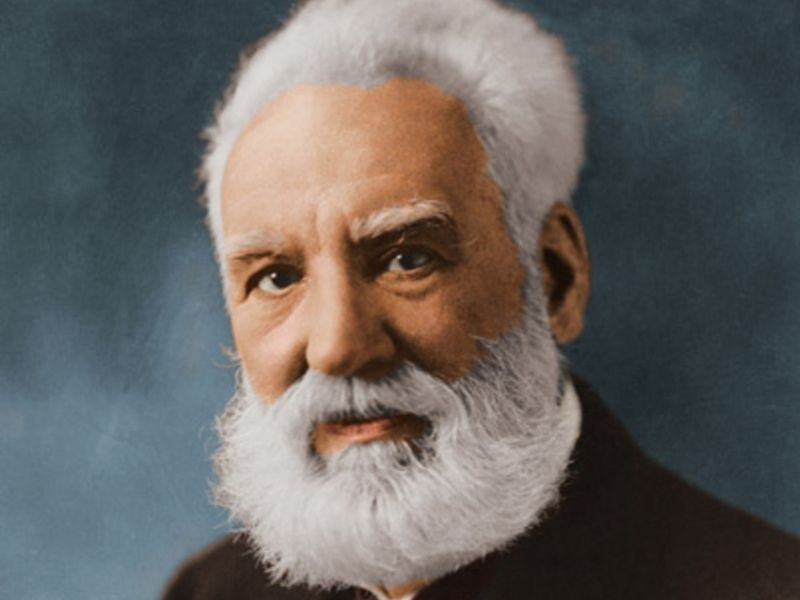 Ai là người phát minh ra điện thoại? Alexander Graham Bell là ai?