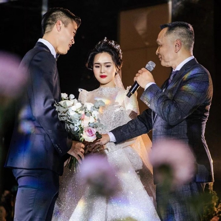 Nguyễn Giang Đông trong đám cưới cưới của Duy Mạnh và Quỳnh Anh