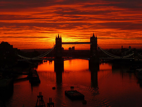 Bình minh trên cầu tháp Luân Đôn   - hình nền máy tình đẹp